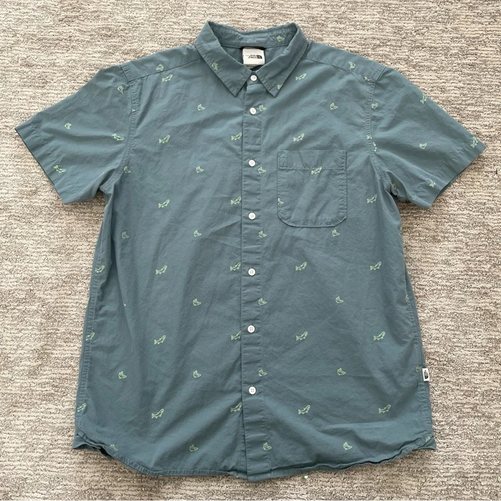 The North Face Shirt Mens Large Blue Short Sleeve Outdoor Fish All Over Print